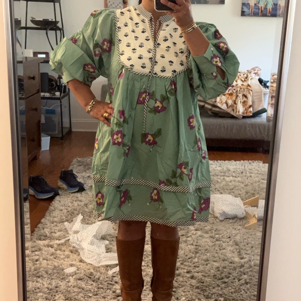 Entro Green and Cream Floral Long Sleeve Dress
